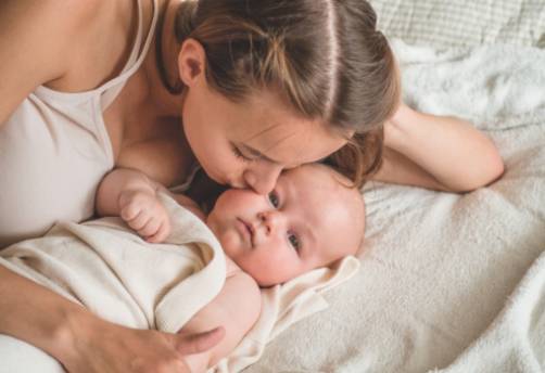 Allattamento al seno e i tassi più bassi di infezioni all'orecchio