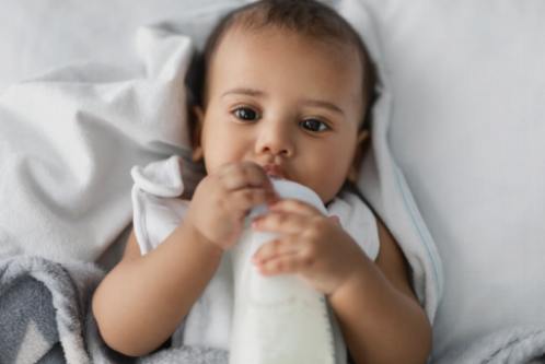 Dal neonato all'infante: l'evoluzione dei modelli di sonno e come mantenerli