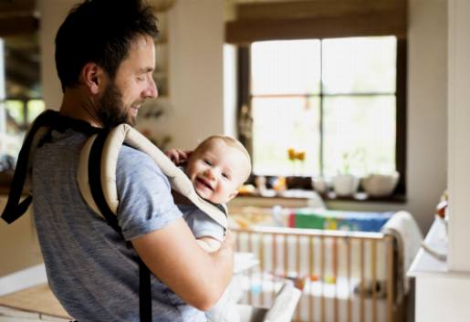 Babyproofing 101: L'importanza delle serrature per i mobili