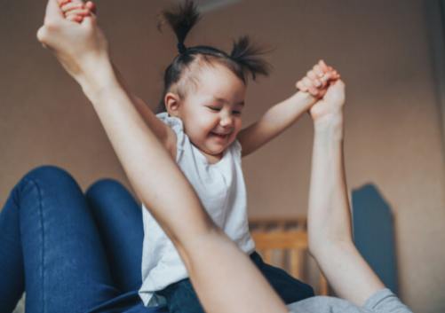 Sicurezza del bambino 101: Installazione di serrature di sicurezza per cassetti e elettrodomestici