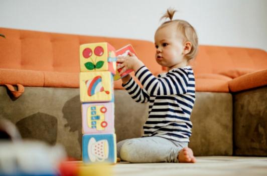 Il ruolo cruciale dello sviluppo emotivo nel primo anno del tuo bambino